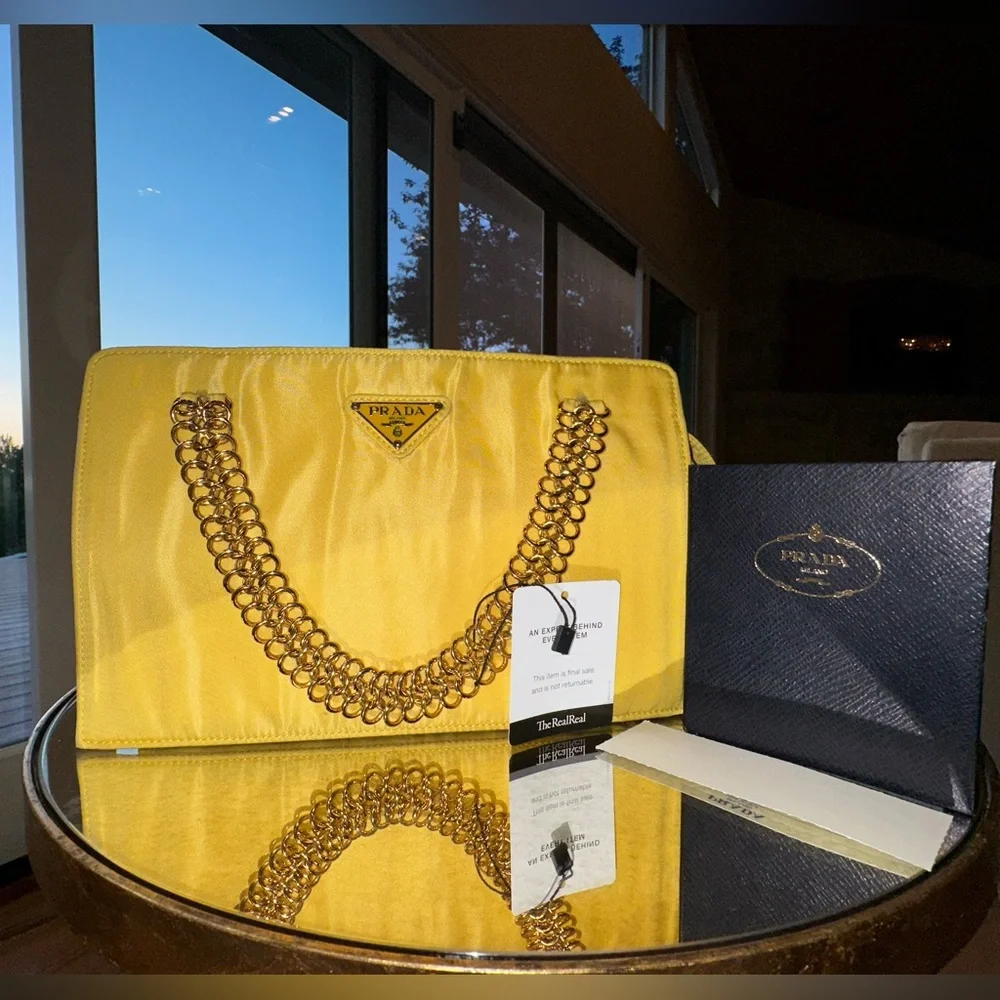 - PRADA Nylon Purse *RARE FIND* - Picture 1 of 7